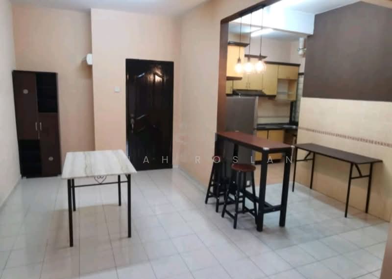 Apartment for Rent at Pangsapuri Danaumas - Najah Roslan - PropertyGuru.com.my
