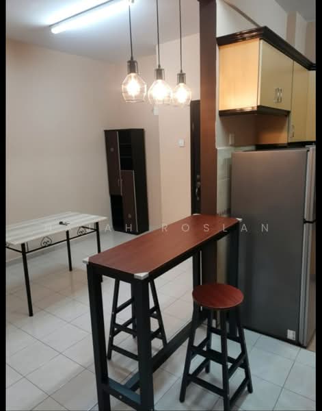 Apartment for Rent at Pangsapuri Danaumas - Najah Roslan - PropertyGuru.com.my