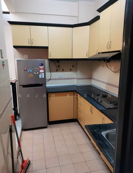 Apartment for Rent at Pangsapuri Danaumas - Najah Roslan - PropertyGuru.com.my