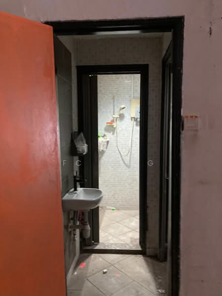 Shop for Rent in Taman Tun Dr Ismail (Kuala Lumpur) - FC Wong - Bathroom - PropertyGuru.com.my