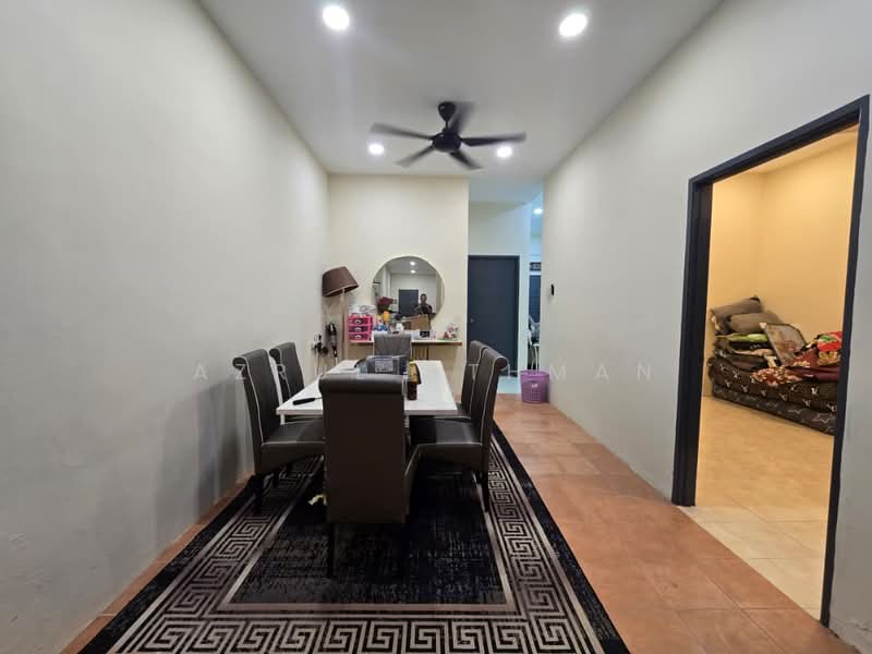 1-storey Terraced House for Sale in Taman Gadong Indah (Labu) - Azrul Othman - Dining Room - PropertyGuru.com.my