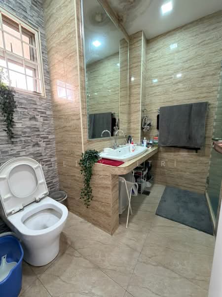 Rumah Teres 2 Tingkat untuk Dijual di Kota Emerald (Rawang) - Liliey Fitri - Bathroom - PropertyGuru.com.my
