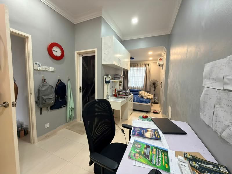 Rumah Teres 2 Tingkat untuk Dijual di Kota Emerald (Rawang) - Liliey Fitri - Study - PropertyGuru.com.my
