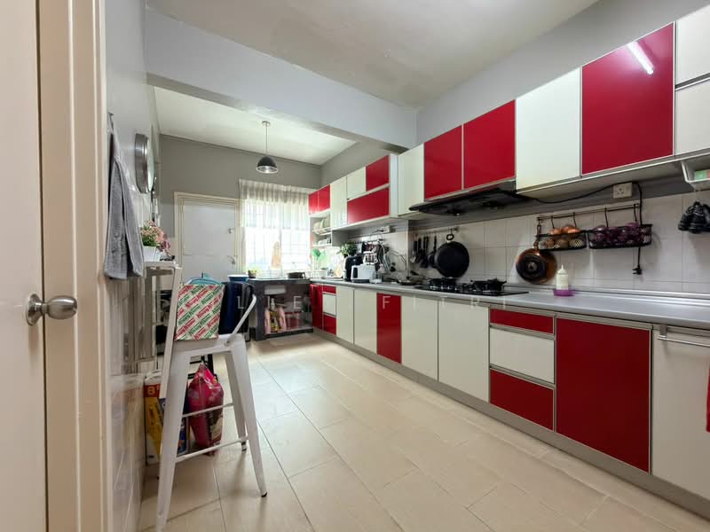 Rumah Teres 2 Tingkat untuk Dijual di Kota Emerald (Rawang) - Liliey Fitri - Kitchen - PropertyGuru.com.my
