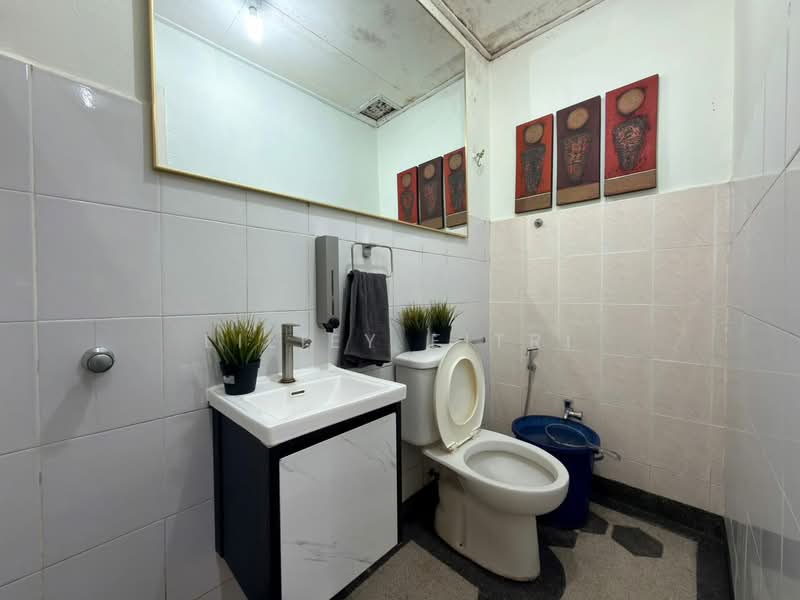 Rumah Teres 2 Tingkat untuk Dijual di Kota Emerald (Rawang) - Liliey Fitri - Bathroom - PropertyGuru.com.my