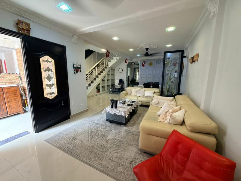 Rumah Teres 2 Tingkat untuk Dijual di Kota Emerald (Rawang) - Liliey Fitri - Living Room - PropertyGuru.com.my