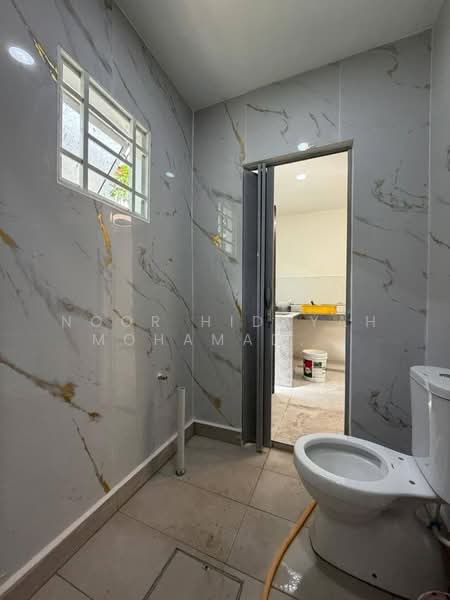 Rumah Teres 2 Tingkat untuk Dijual di Bukit Sentosa (Rawang) - Noor Hidayah Mohamad Noor - Bathroom - PropertyGuru.com.my