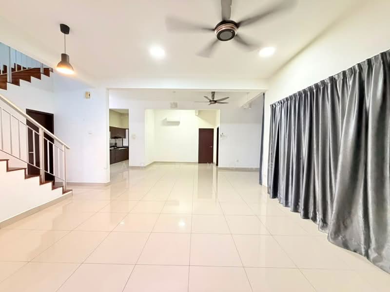 Semi-Detached House for Sale in Cyberjaya (Selangor) - Jared Wong - Living Room - PropertyGuru.com.my