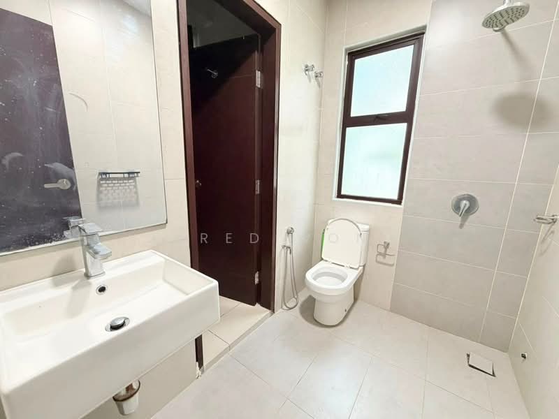 Semi-Detached House for Sale in Cyberjaya (Selangor) - Jared Wong - Bathroom - PropertyGuru.com.my