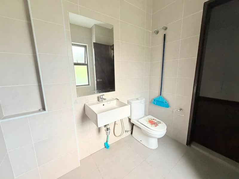 Semi-Detached House for Sale in Cyberjaya (Selangor) - Jared Wong - Bathroom - PropertyGuru.com.my