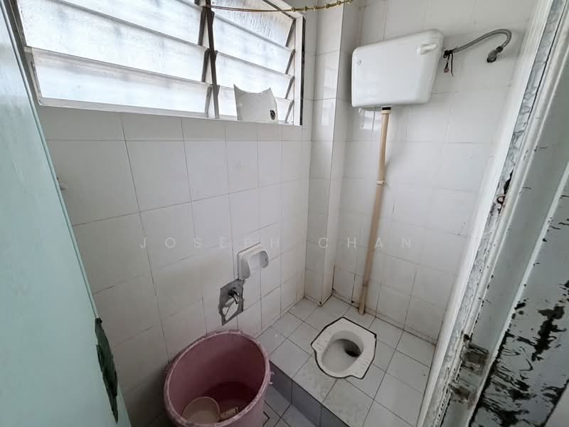 Shop / Office for Sale in Shah Alam (Selangor) - Joseph Chan - Bathroom - PropertyGuru.com.my