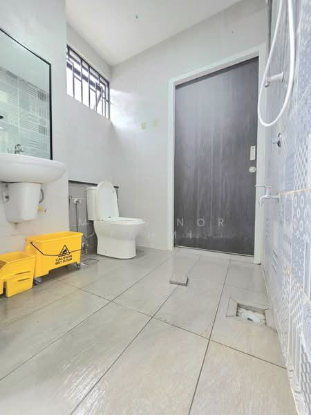 Rumah Teres 2 Tingkat untuk Dijual di Elmina (Shah Alam) - Mohd Nor Fahmi - Bathroom - PropertyGuru.com.my