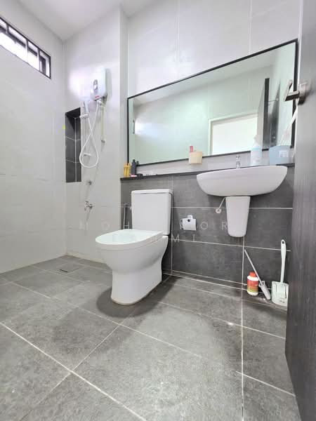 Rumah Teres 2 Tingkat untuk Dijual di Elmina (Shah Alam) - Mohd Nor Fahmi - Bathroom - PropertyGuru.com.my