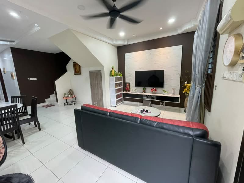 2-storey Terraced House for Sale in Taman Scientex Senai (Senai) - Jason Fam - Living Room - PropertyGuru.com.my