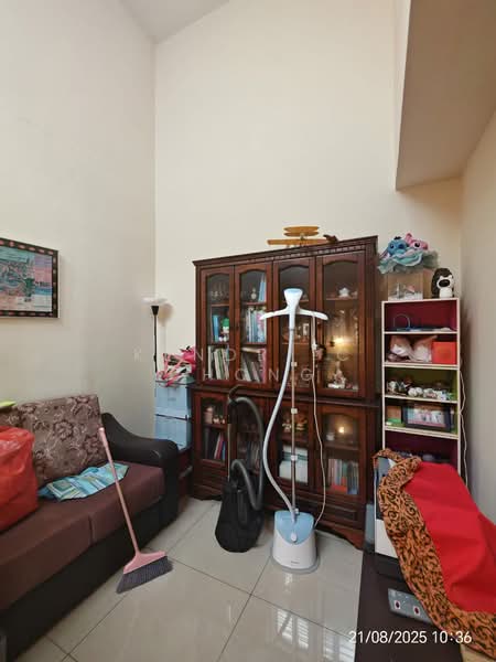 Rumah Teres 2 Tingkat untuk Dijual di Taman Dagang Permai (Ampang) - Kendriic Chong - Living Room - PropertyGuru.com.my