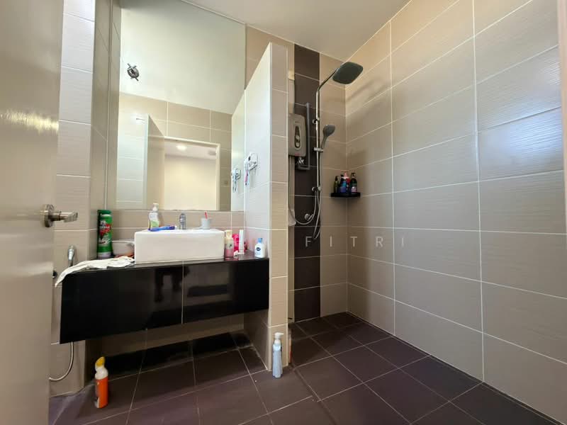 2-storey Terraced House for Sale in M Residence (Rawang) - Liliey Fitri - Bathroom - PropertyGuru.com.my