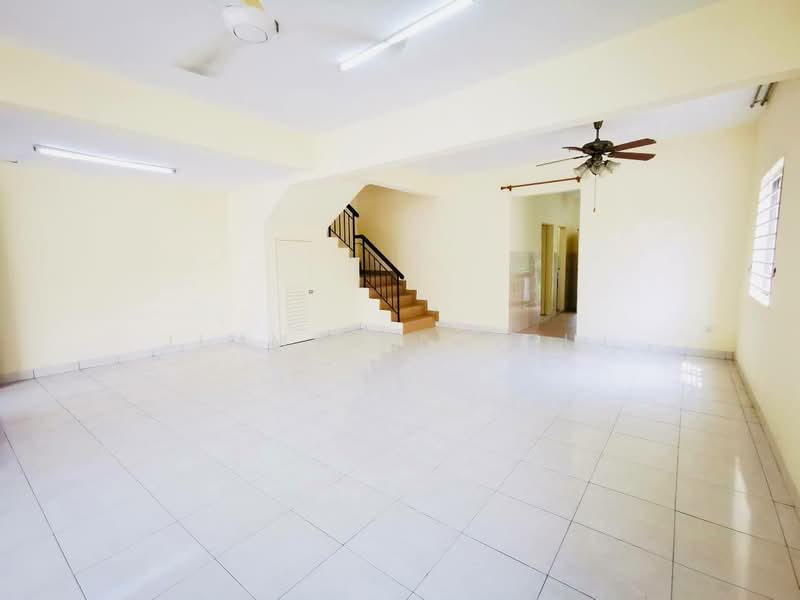 Terraced House for Sale in Taman Aman Putra (Puchong) - Jimmy Haryzul - Living Room - PropertyGuru.com.my