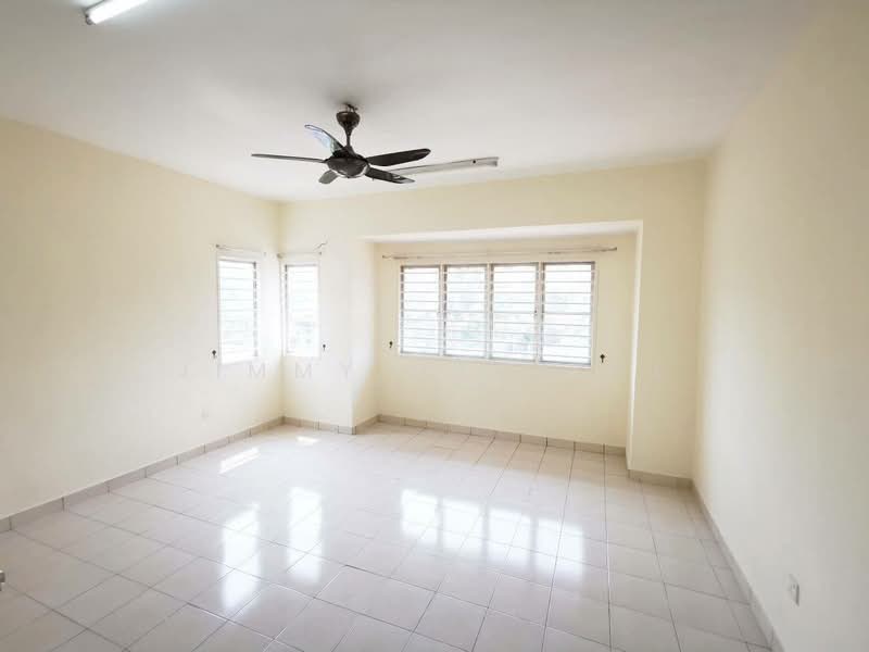 Terraced House for Sale in Taman Aman Putra (Puchong) - Jimmy Haryzul - Living Room - PropertyGuru.com.my