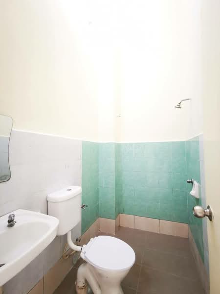 Terraced House for Sale in Taman Aman Putra (Puchong) - Jimmy Haryzul - Bathroom - PropertyGuru.com.my