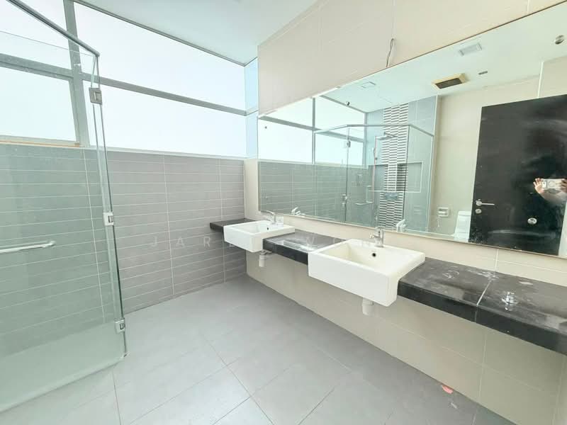 Rumah Berkembar untuk Disewa di Cyberjaya (Selangor) - Jared Wong - Bathroom - PropertyGuru.com.my