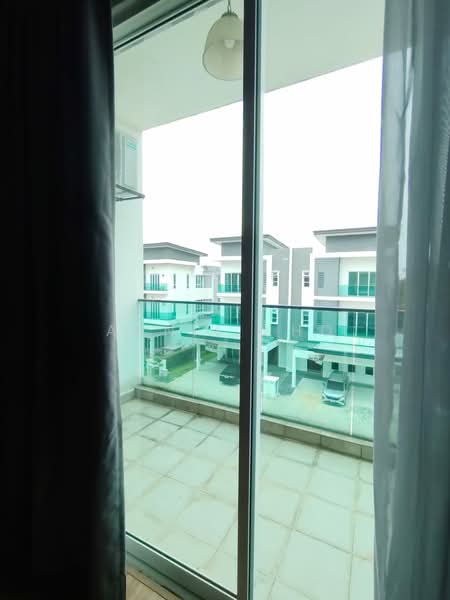 Rumah Berkembar untuk Disewa di Bandar Bukit Raja (Klang) - Annie Kho - Balcony - PropertyGuru.com.my