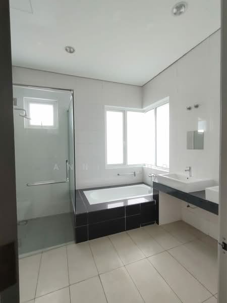 Rumah Berkembar untuk Disewa di Bandar Bukit Raja (Klang) - Annie Kho - Bathroom - PropertyGuru.com.my