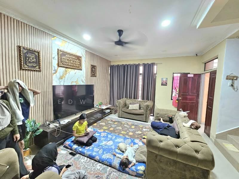 2-storey Terraced House for Sale in Taman Daya (Johor Bahru) - Edward Siow - Living Room - PropertyGuru.com.my