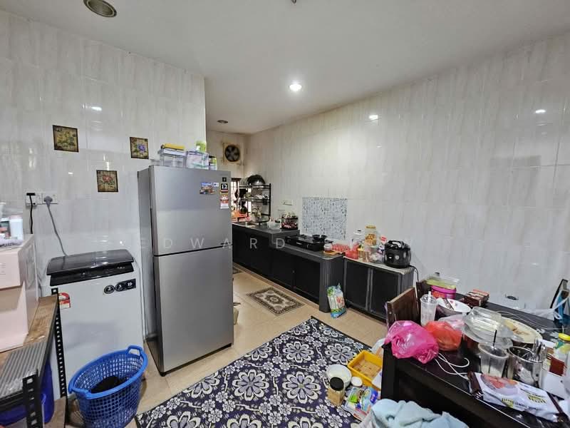 2-storey Terraced House for Sale in Taman Daya (Johor Bahru) - Edward Siow - Kitchen - PropertyGuru.com.my