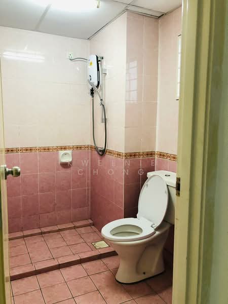 Kondominium untuk Dijual di Pertiwi Indah - Kweenie Chong - Bathroom - PropertyGuru.com.my