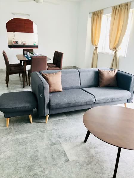 Kondominium untuk Dijual di Pertiwi Indah - Kweenie Chong - Living Room - PropertyGuru.com.my