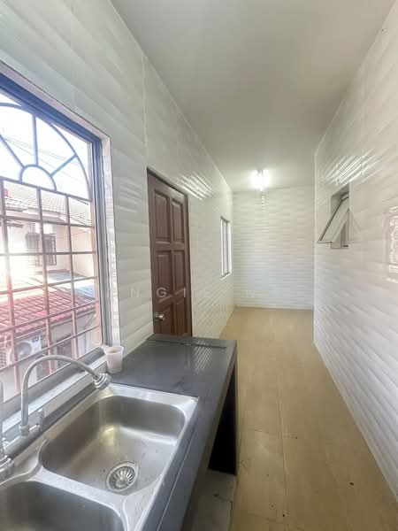 2-storey Terraced House for Rent in Rawang Perdana 2 (Rawang) - Angie Ng - Kitchen - PropertyGuru.com.my