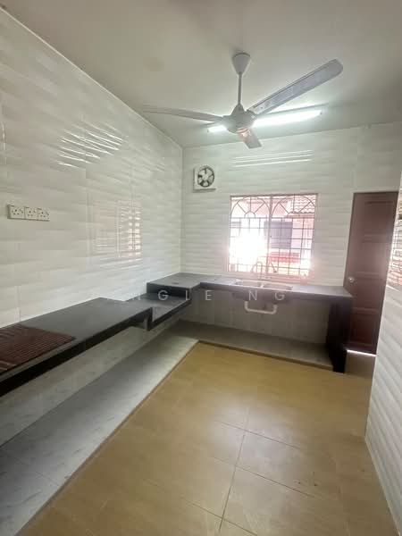 2-storey Terraced House for Rent in Rawang Perdana 2 (Rawang) - Angie Ng - Kitchen - PropertyGuru.com.my