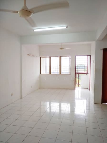 Rumah Flat untuk Disewa di Taman Bunga Negara - John Wong - Living Room - PropertyGuru.com.my