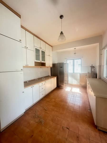 Bungalow for Rent in Bandar Country Homes (Rawang) - Angie Ng - Kitchen - PropertyGuru.com.my