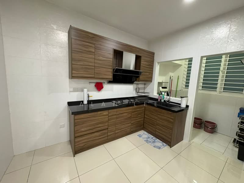 Pangsapuri untuk Dijual di Cheria Heights Condo / Apartments - Alan Lee - Kitchen - PropertyGuru.com.my