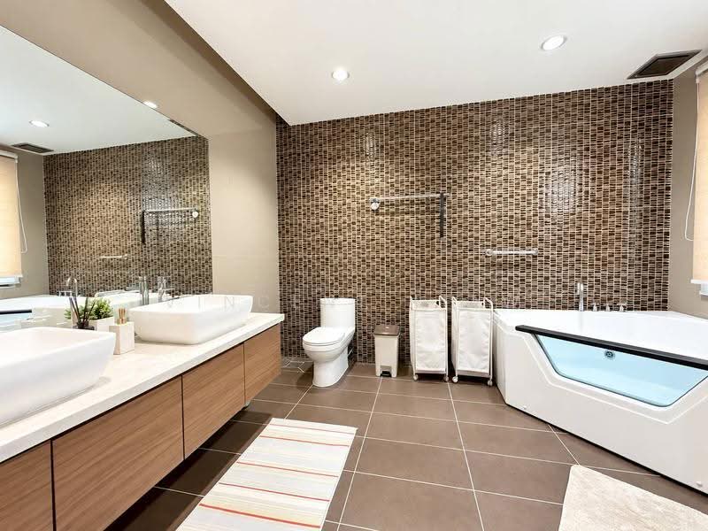 Bungalow House for Sale in Seksyen U2 (Saujana) - Vincent Liaw - Bathroom - PropertyGuru.com.my