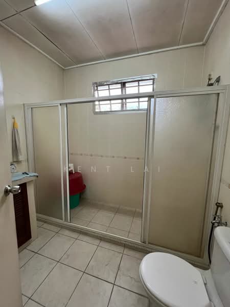 Rumah Teres untuk Dijual di Bandar Kinrara Seksyen 9 (Bandar Kinrara) - Kent Lai - Bathroom - PropertyGuru.com.my