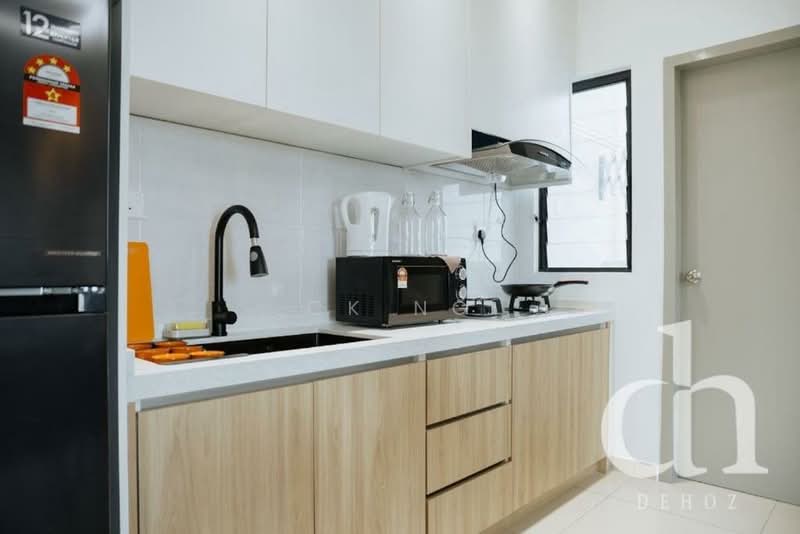 Service Residence for Sale at B11 Parkland Residence - CK Ng - Kitchen - PropertyGuru.com.my