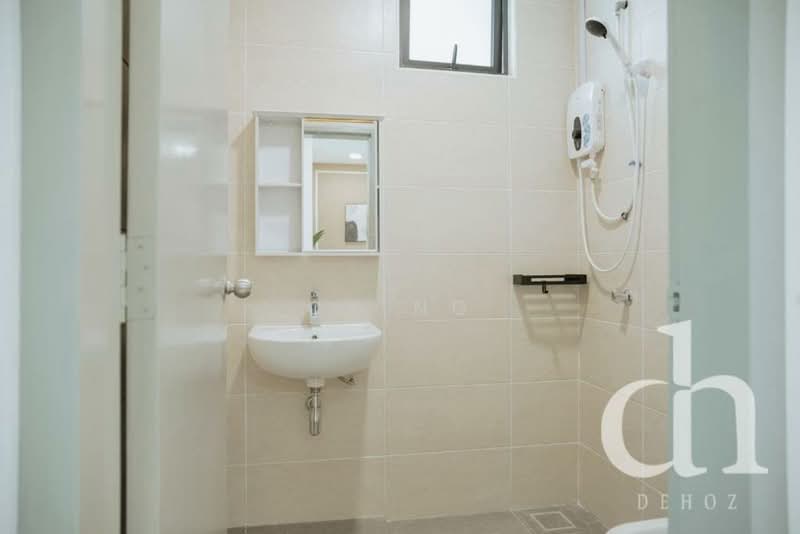 Service Residence for Sale at B11 Parkland Residence - CK Ng - Bathroom - PropertyGuru.com.my