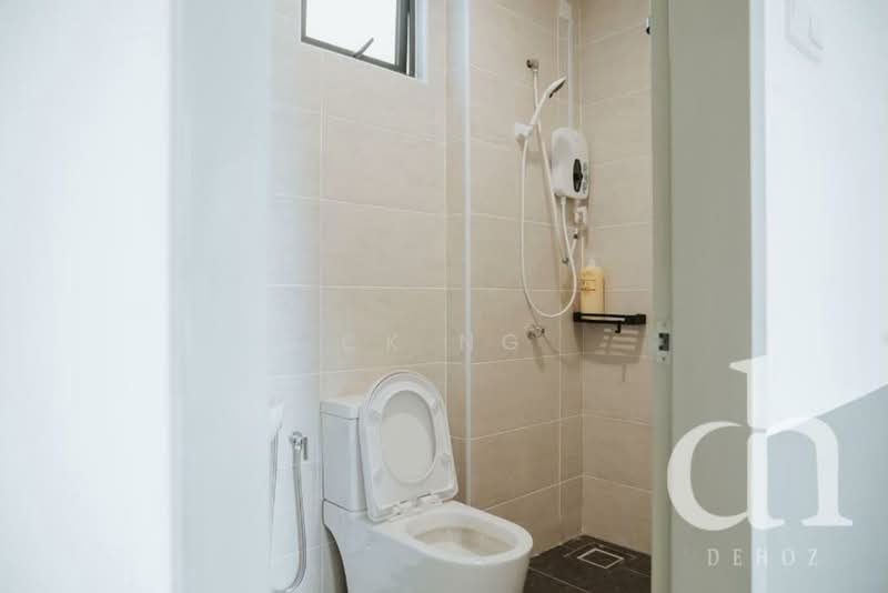Service Residence for Sale at B11 Parkland Residence - CK Ng - Bathroom - PropertyGuru.com.my
