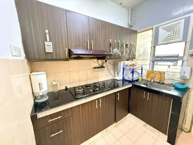 Apartment for Rent at Melur Apartment - Thoriq Suparman - Kitchen - PropertyGuru.com.my