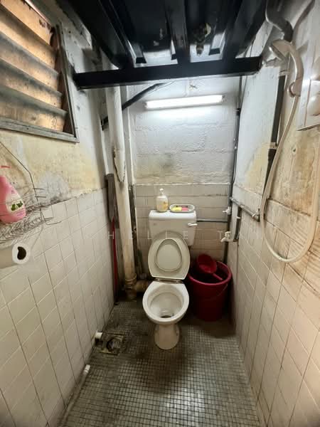 Rumah Flat untuk Dijual di Taman Pandan Perdana - Michelle Tan - Bathroom - PropertyGuru.com.my