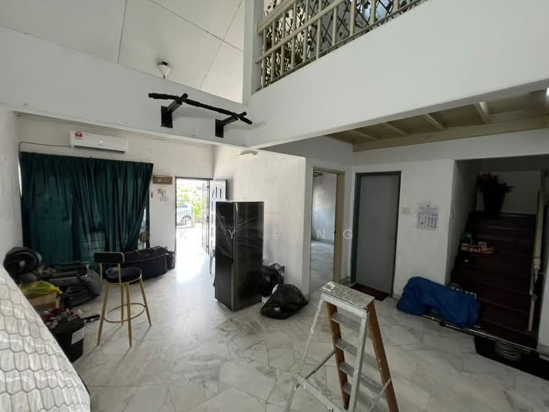 Rumah Teres untuk Disewa di Usj 2 (Subang Jaya) - Key Ling - Living Room - PropertyGuru.com.my