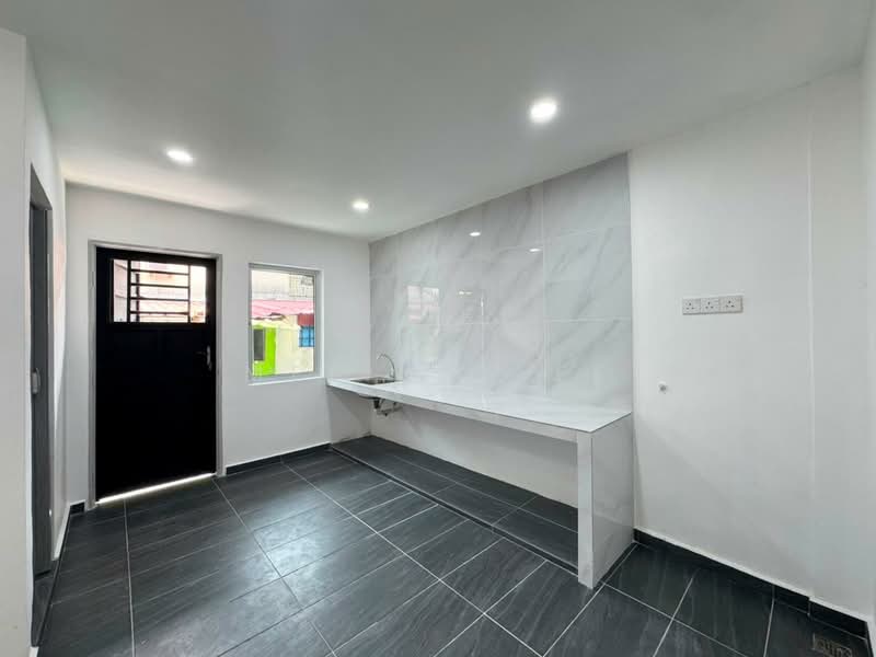 2-storey Terraced House for Sale in Taman Desa Jaya (Johor Bahru) - Melinda Ee - Kitchen - PropertyGuru.com.my