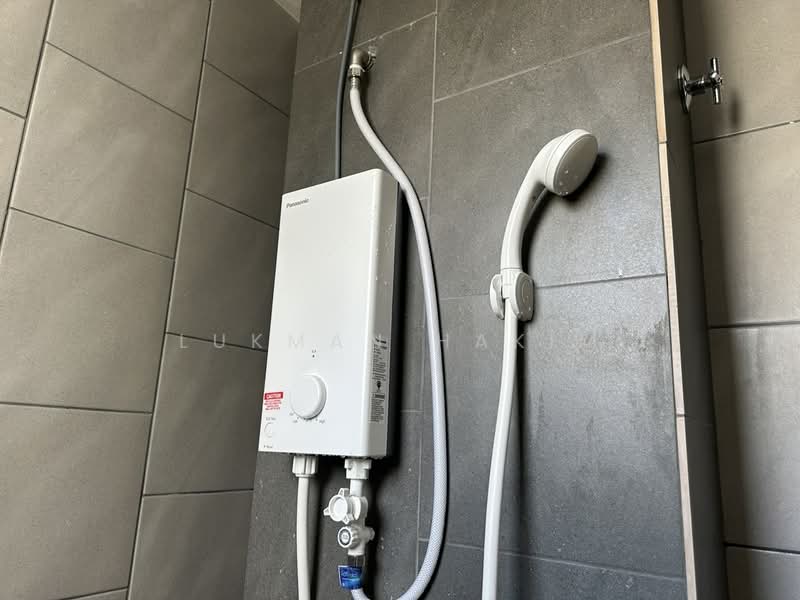 Semi-Detached House for Rent in Hulu Langat (Selangor) - Lukman Hakim - Bathroom - PropertyGuru.com.my
