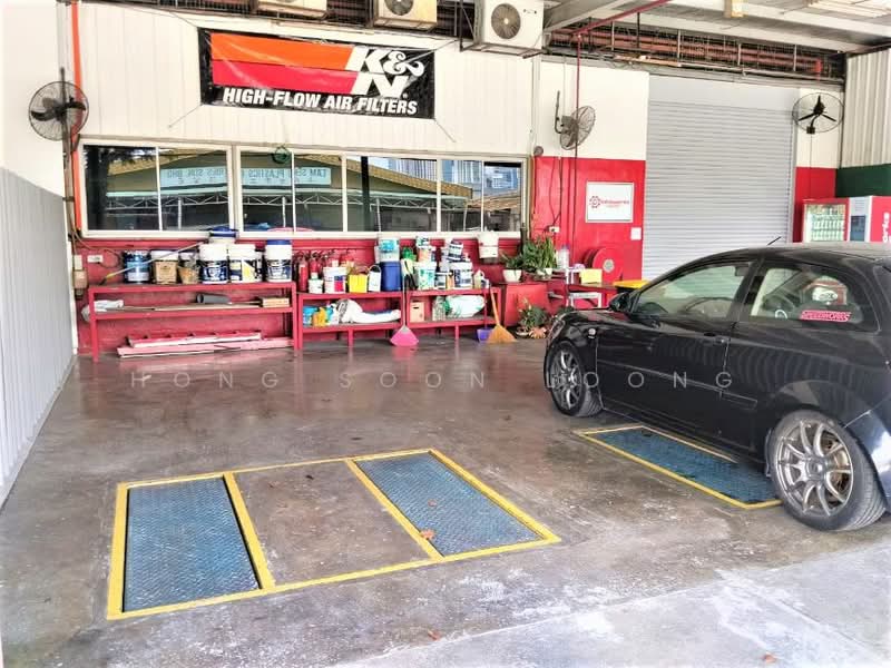 Warehouse for Rent in Petaling Jaya (Selangor) - Hong Soon Loong - Car Park - PropertyGuru.com.my