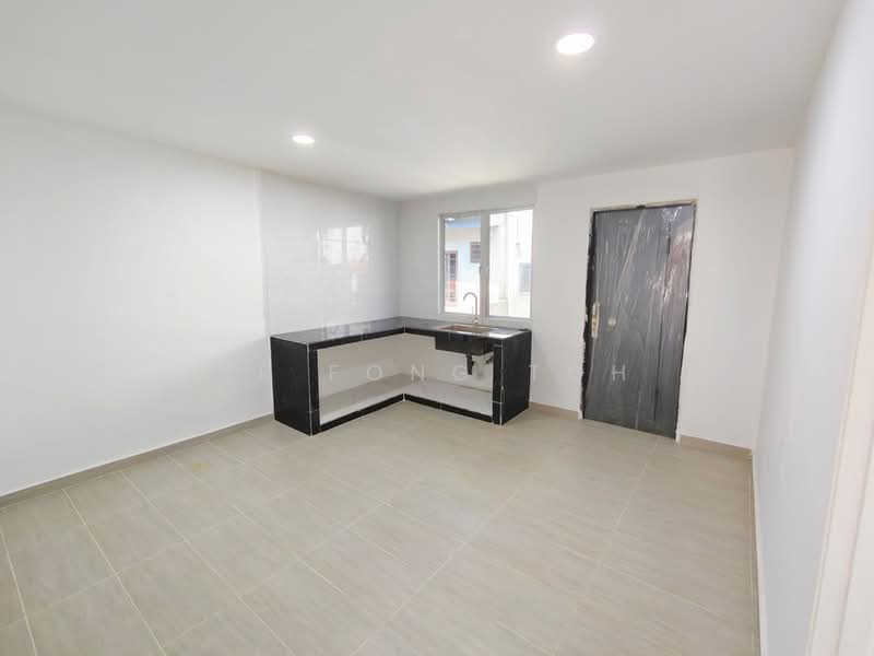 1-storey Terraced House for Sale in Taman Abad (Johor Bahru) - Ee Fong Toh - Kitchen - PropertyGuru.com.my