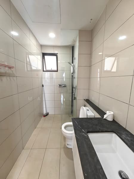 Servis Apartment untuk Dijual di The Park Sky Residence - Mak Oliver - Bathroom - PropertyGuru.com.my