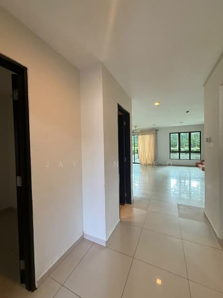 Rumah Teres 2 Tingkat untuk Dijual di Leisure Farm (Gelang Patah) - Jayden Neo - Corridor - PropertyGuru.com.my