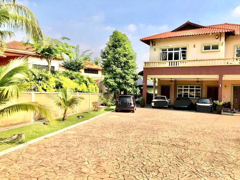Bungalow for Sale in Country Heights (Kajang) - Fazri . - PropertyGuru.com.my